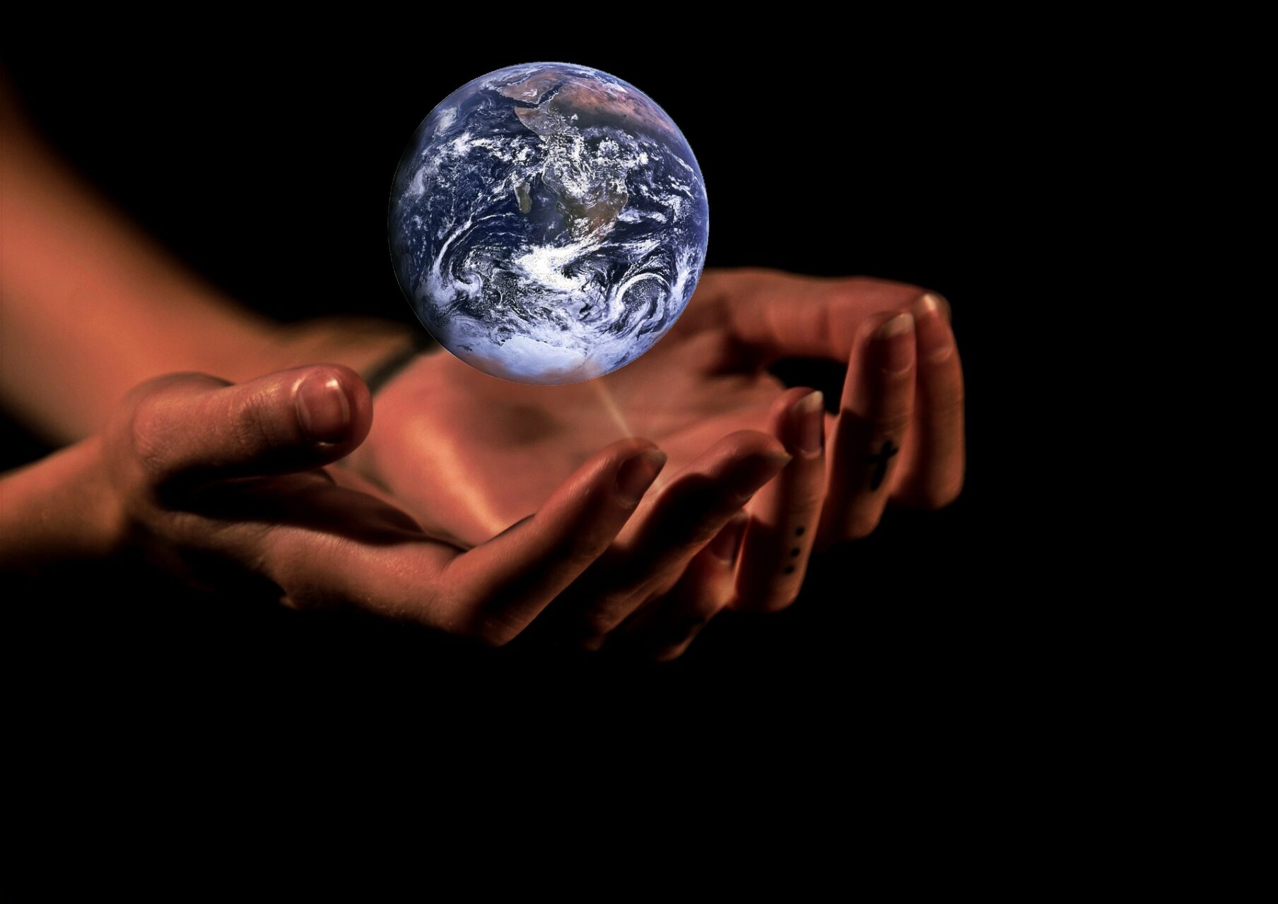 https://energikontorensverige.se/custom/uploads/2026/06/hands-1222866_1920-1808x1280.jpg